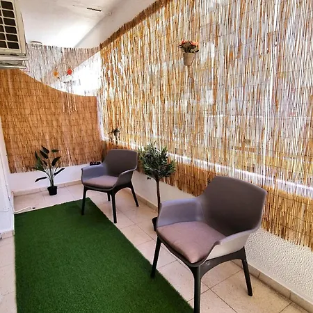 Center 2br W/ Parking And 250m Walk From * Lárnaca