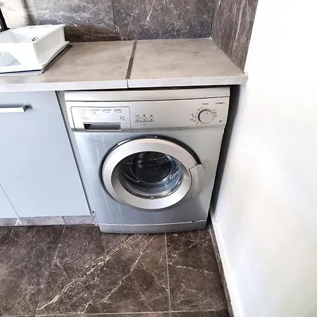 Center 2br W/ Parking And 250m Walk From Apartamento