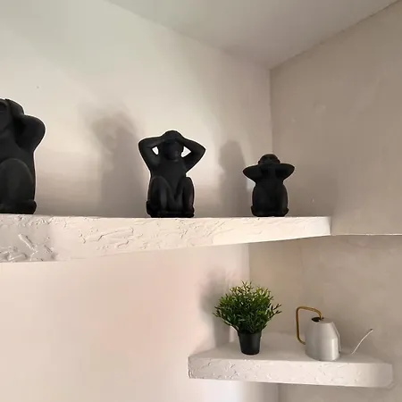 Center 2br W/ Parking And 250m Walk From Lárnaca