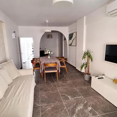 Apartamento Center 2br W/ Parking And 250m Walk From Lárnaca