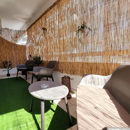 Center 2br W/ Parking And 250m Walk From Apartamento Lárnaca