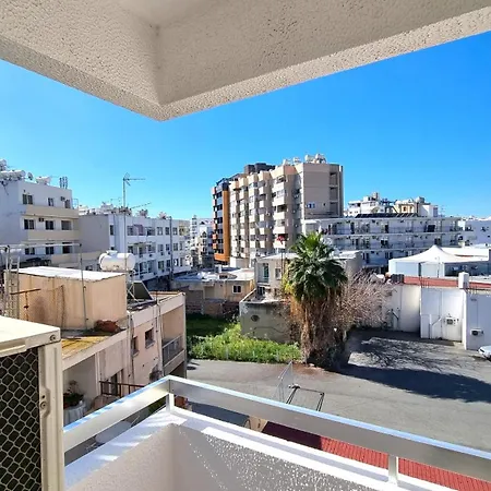Center 2br W/ Parking And 250m Walk From דירה