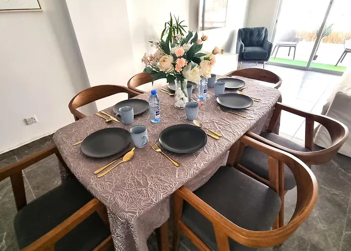 アパート Center 2br W/ Parking And 250m Walk From *