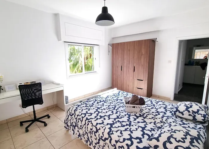 Lejlighed Center 2br W/ Parking And 250m Walk From *